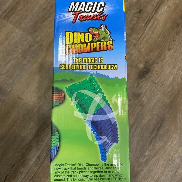 New!!! Magic Tracks Dino Chompers 172 Pcs 8Ft Tracks Raptor Car LED Chomp Action - Picture 4 of 5